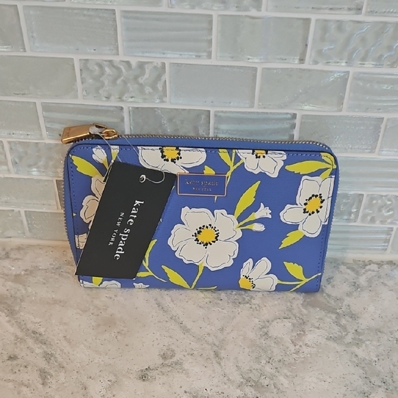 NWT Kate Spade Blue and White Floral Wallet - Picture 9 of 11